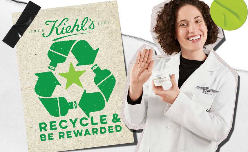 Een persoon in een labjas houdt een huidverzorgingsproduct vast, met op de achtergrond een poster die recycling en beloningen aanmoedigt.