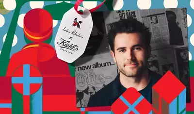 Kiehl's adventskalender en huidverzorgingscadeauset met diverse cremes, serums, reinigers en behandelingen in een feestelijke presentatie.