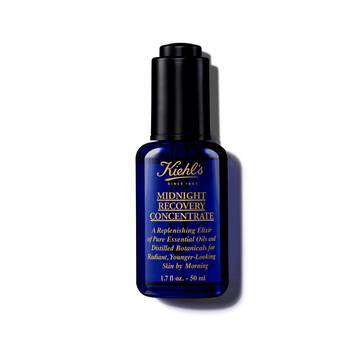 Een fles van 30 ml Kiehl's Midnight Recovery Concentrate gezichtsolie tegen een witte achtergrond.