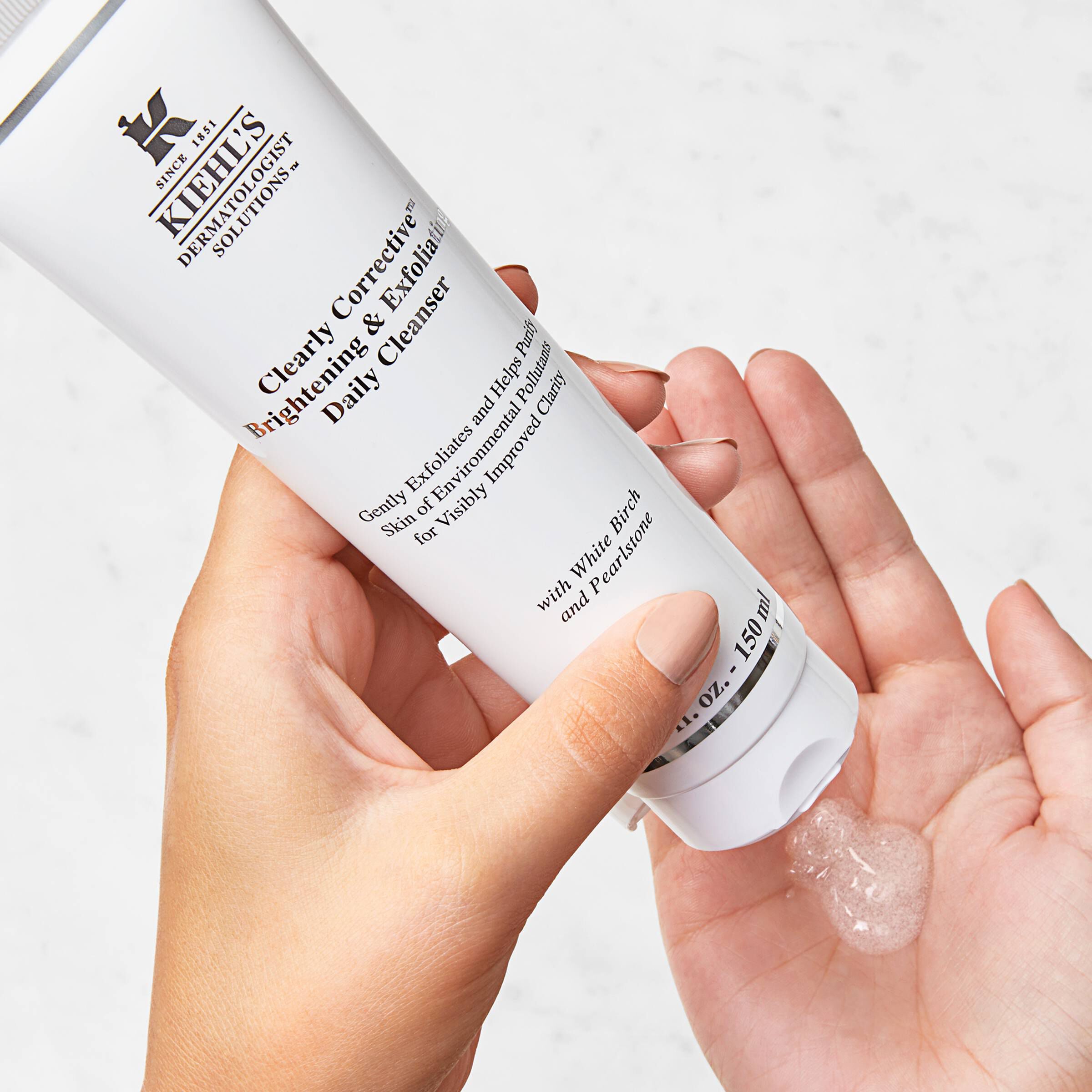 Clearly Corrective Brightening Exfoliating Daily Cleanser Gezichtsreiniger