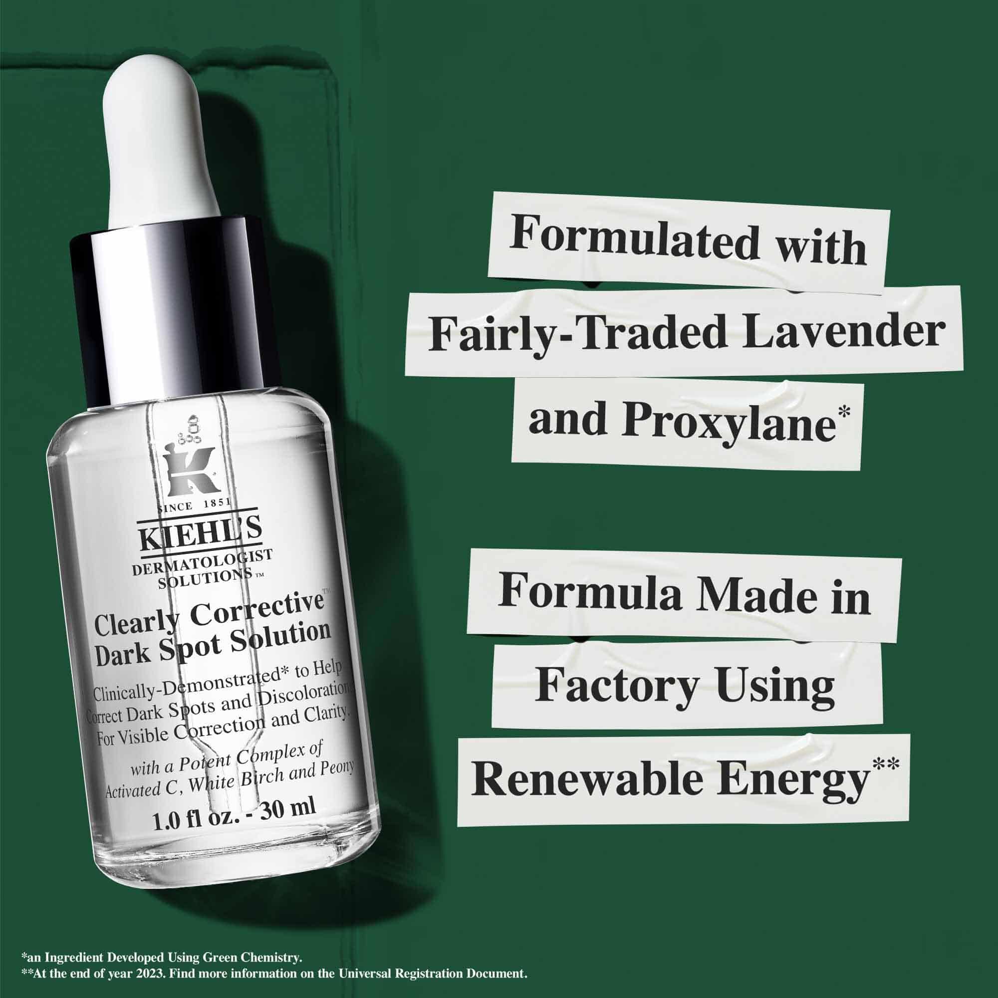 Fles Clearly Corrective Dark Spot Solution met duurzaamheidsclaims over hernieuwbare energie en gerecycled glas.