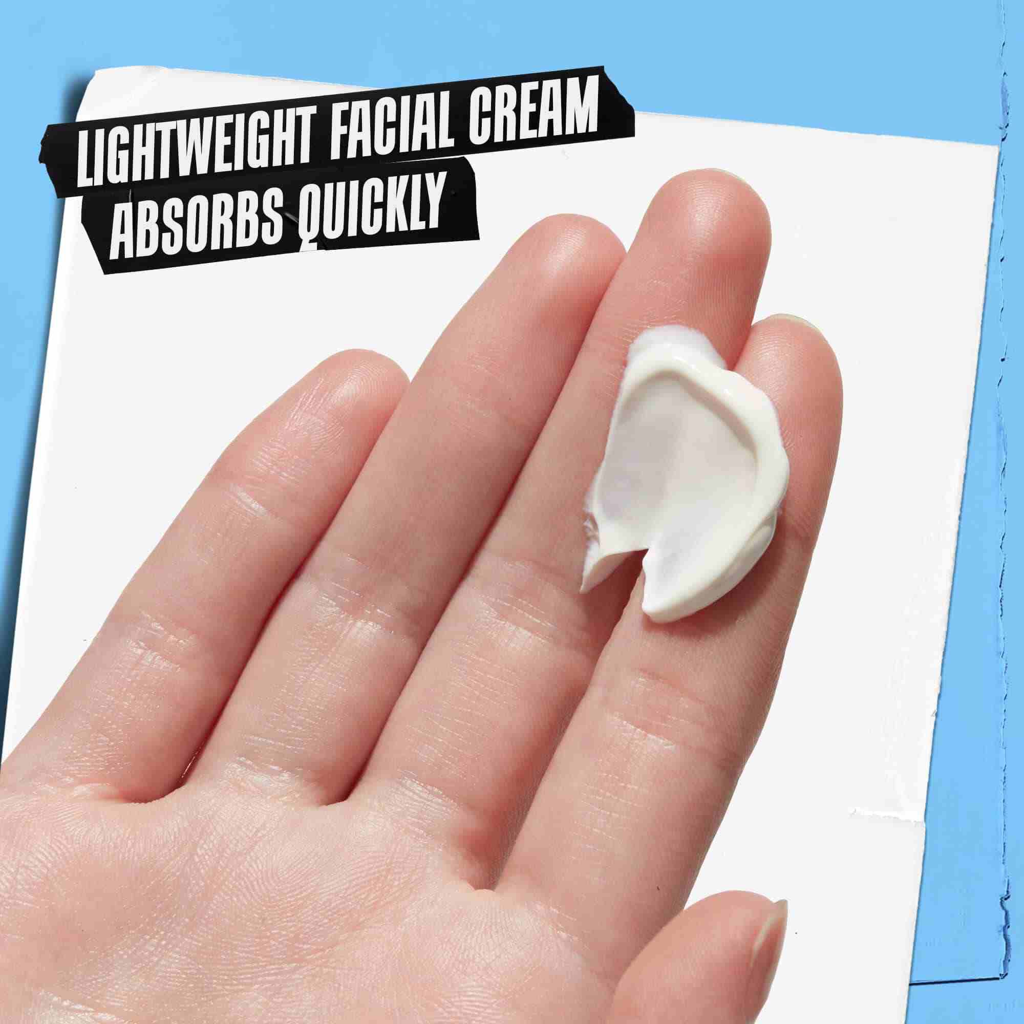 Een hand die Ultra Facial Cream SPF 30 aanbrengt, gelabeld "Lichtgewicht gezichtscreme absorbeert snel."
